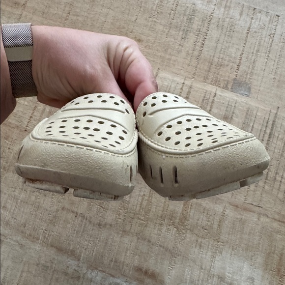 Floafers - Picture 8 of 11